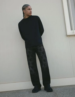 Zara Джинсы прямого кроя с лазерным принтом