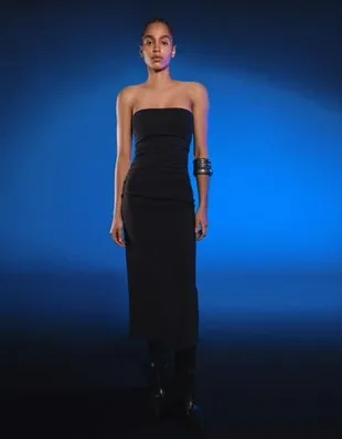 Платье миди из бенгалина с вырезом бандо- Заказать в России