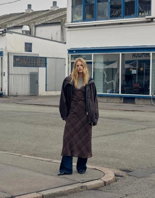 Zara Шифоновое платье миди с кружевом