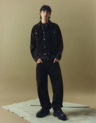 Zara Джинсы свободного кроя с необработанными краями