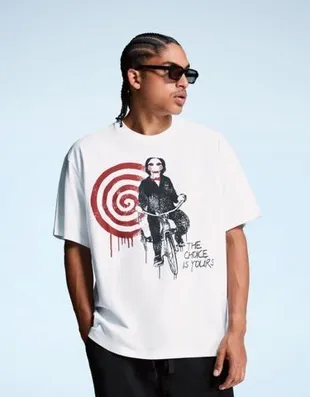 Футболка с короткими рукавами и принтом SAW