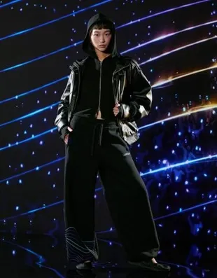 Брюки KPOP DEMON HUNTERS HUNTR/X BARREL из мягкой ткани с принтом