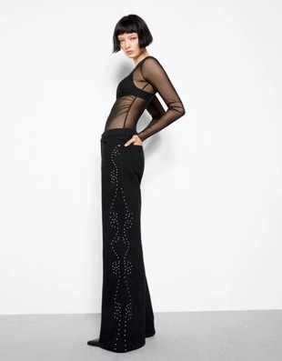 Zara Джинсы свободного кроя с низкой посадкой и заклепками