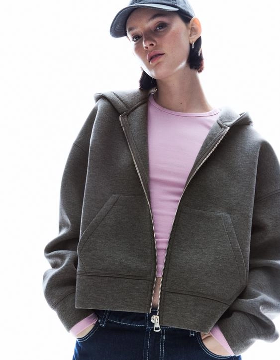 Zara Толстовка оверсайз на молнии, с эффектом плотной синтетической ткани