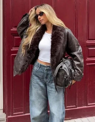 Куртка из искусственной кожи с меховым воротником