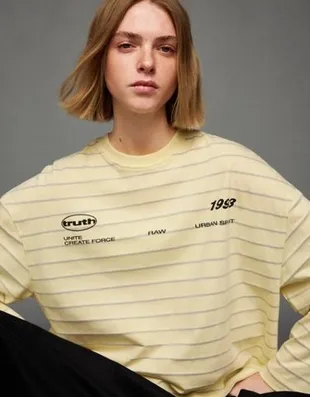 Футболка оверсайз с длинными рукавами и принтом