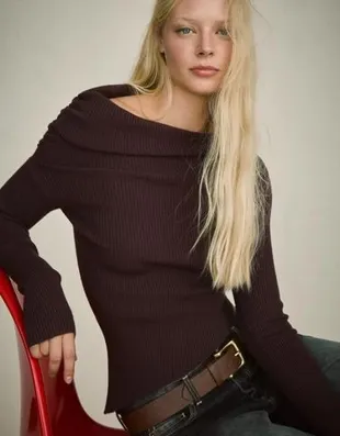 Свитер асимметричного кроя со сборками- Заказать в России