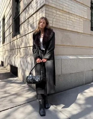 Пальто со съемным воротником из искусственного меха- Заказать в России