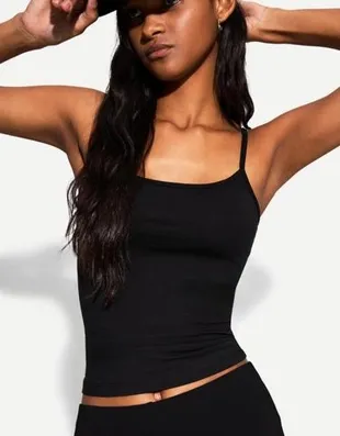 Топ на бретелях