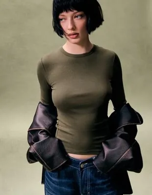 Топ с длинными рукавами