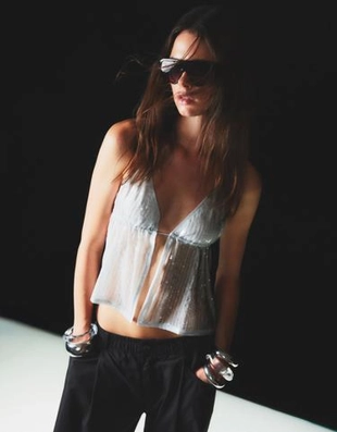 Zara Топ с горловиной халтер с пайетками