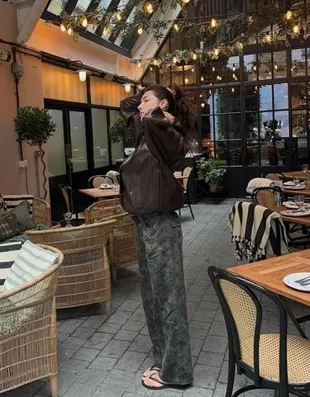 Брюки прямого кроя с принтом- Заказать в России