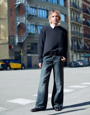 Zara Джинсы свободного кроя купить с доставкой.