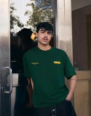 Футболка с короткими рукавами и принтом- Заказать в России