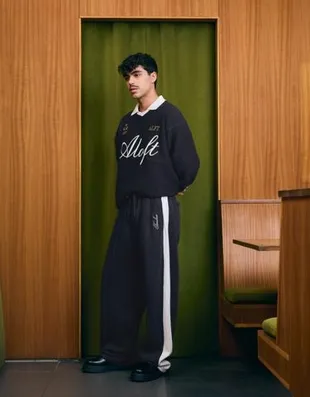 Джинсы-бананы