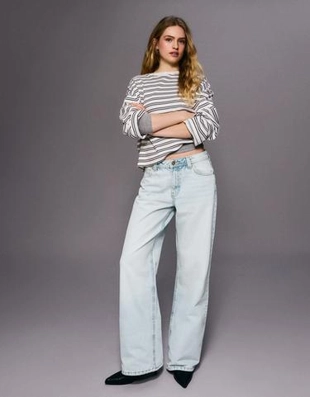 Zara Джинсы свободного кроя со средней посадкой