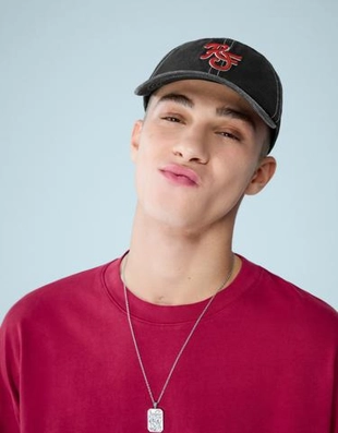 Zara Кепка с вышивкой