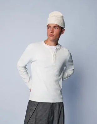 Футболка хенли облегающего кроя с длинными рукавами- Заказать в России