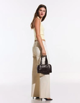 Zara Сумка-боулинг с заклепками купить с доставкой.