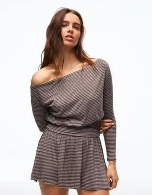 Bershka Мини-платье с длинными рукавами и поясом с принтом