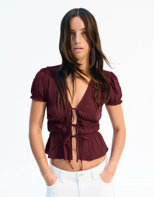 Zara Блуза с короткими рукавами, сборками и завязками