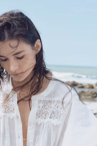 VESTIDO EM ALGODãO COM ENTREMEIOS DE RENDA