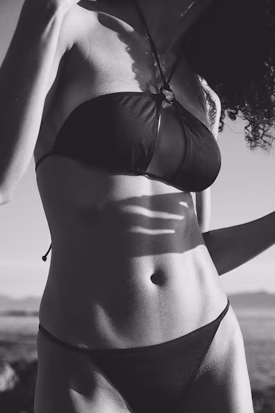 Бюстгальтер-топ с PUSH-UP подушечками и разрезом на шее