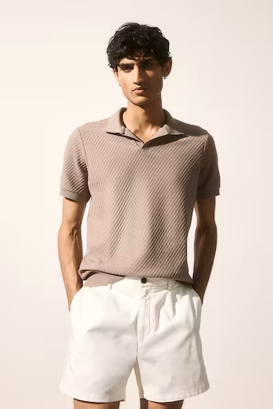 Шорты с защипами REGULAR FIT