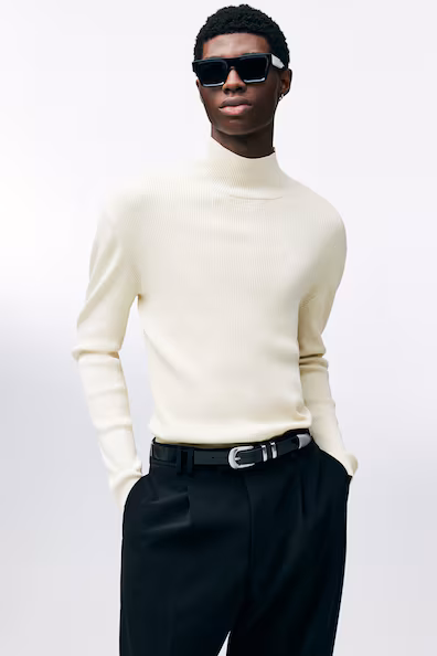 Блестящий узкий джемпер с высоким воротником SLIM FIT