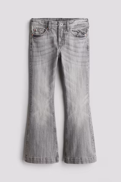 Джинсы SLIM FIT с расклешенными штанинами