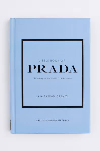Маленькая книга PRADA