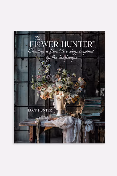 Книга THE FLOWER HUNTER - CREATING A FLORAL LOVE STORY