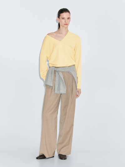 Zara Трикотажный свитер с глубоким V-образным вырезом из шерстяно-синтетической смеси