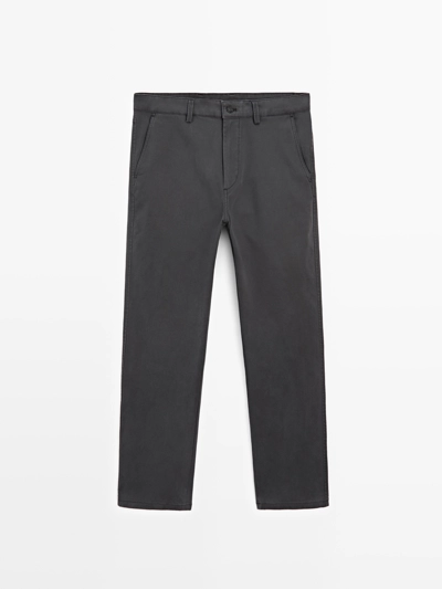 Брюки приталенного кроя из мягкой ткани