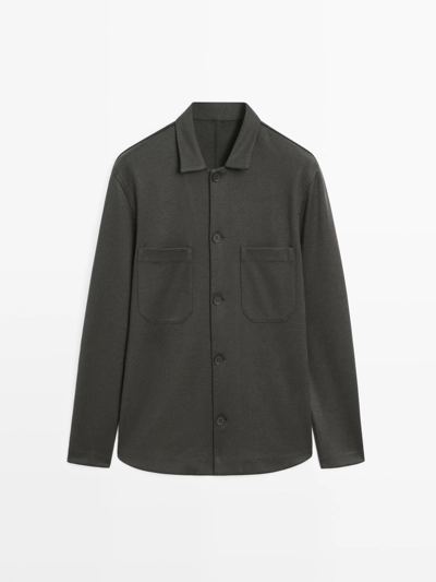 Рубашка с застежкой на пуговицы и накладными карманами- Заказать в России