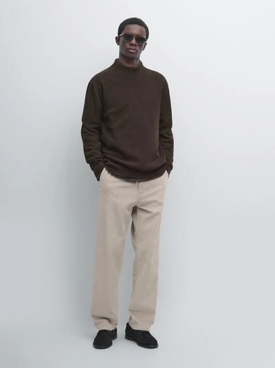 Вязаный свитер из хлопково-шерстяной смеси с макогоньким воротником