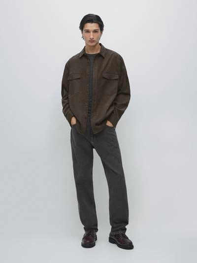 Рубашка из микро-вельвета свободного кроя с контрастными карманами- Заказать в России