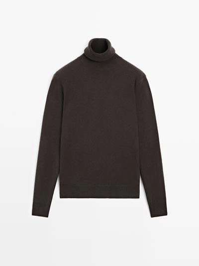 Водолазка из шерсти с высоким воротником