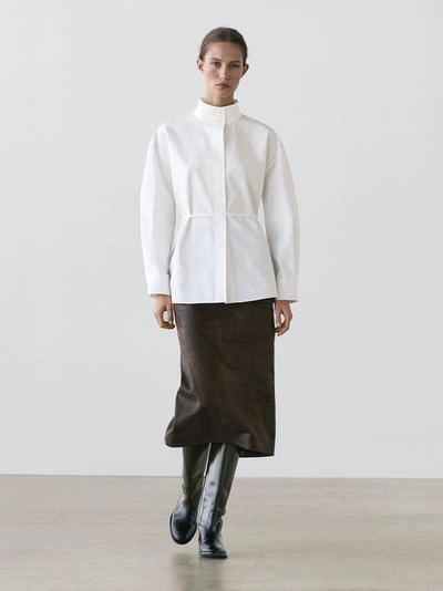 Рубашка с высоким воротником и деталями ленты- Заказать в России