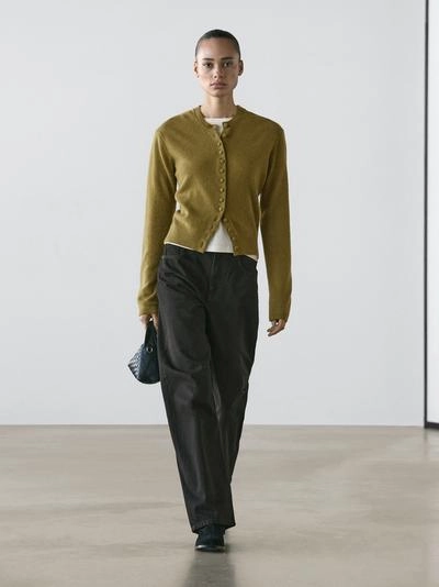 Кардиган из шерсти с покрытыми пуговицами- Заказать в России