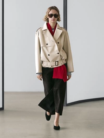 Короткий тренч с деталями пояса