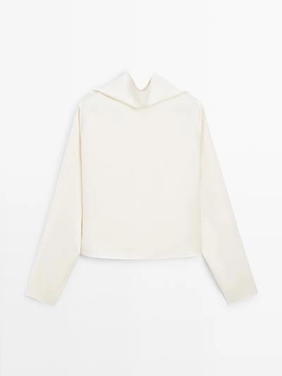 Топ с V-образным вырезом - STUDIO- Заказать в России