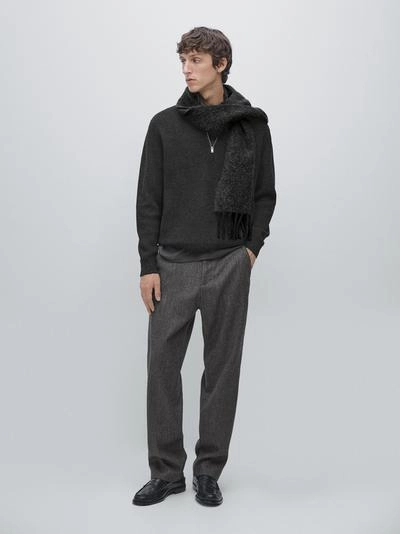 Вязанный свитер с мокрым воротником и молнией