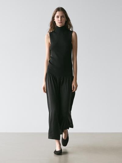 Zara Платье-миди из трикотажа с контрастными деталями