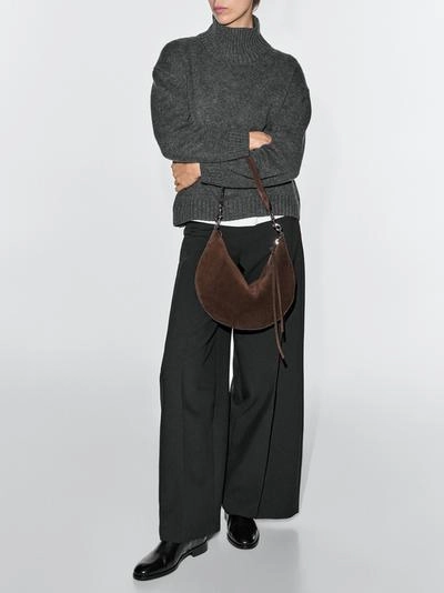 Сумка полумесяц из разделанной кожи