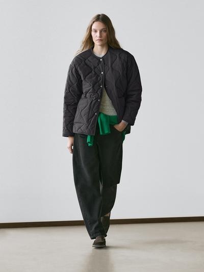 Zara Куртка-пончо с орнаментом стежки купить с доставкой.