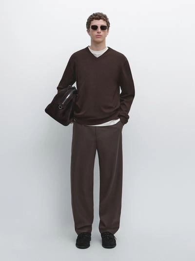 Вязаный свитер с V-образным вырезом из хлопкового микса