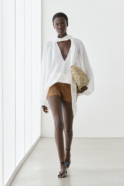 Zara Замшевые шорты с деталями шва купить с доставкой.