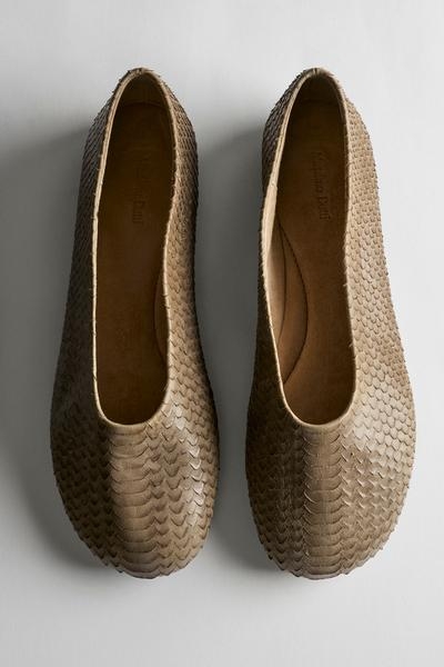 Zara Балетки из кожи с круглым носком