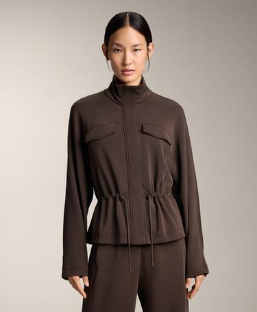 Zara Куртка с карманами и регулируемым поясом из мягкой ткани с модалом купить с доставкой.